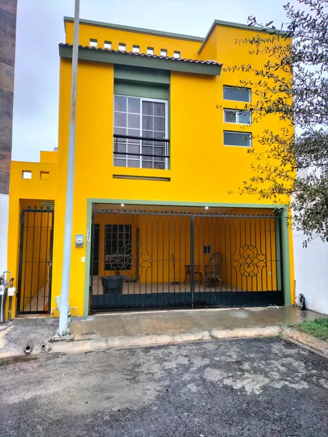 House (upper floor) near industrial area - Image 1