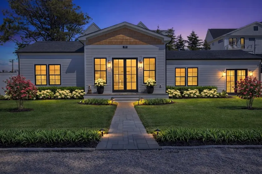 Luxury Dewey Beach Home, Private Beach Block, 4 Bed, 2.5 Bath, Park 3 Cars - Image 1