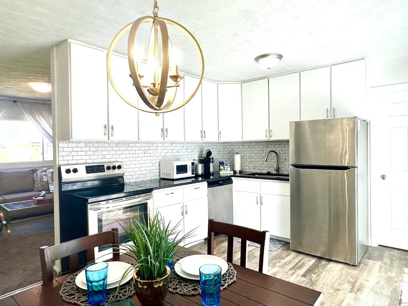 Updated Kitchen. Englewood. Long stays welcome! - Image 1