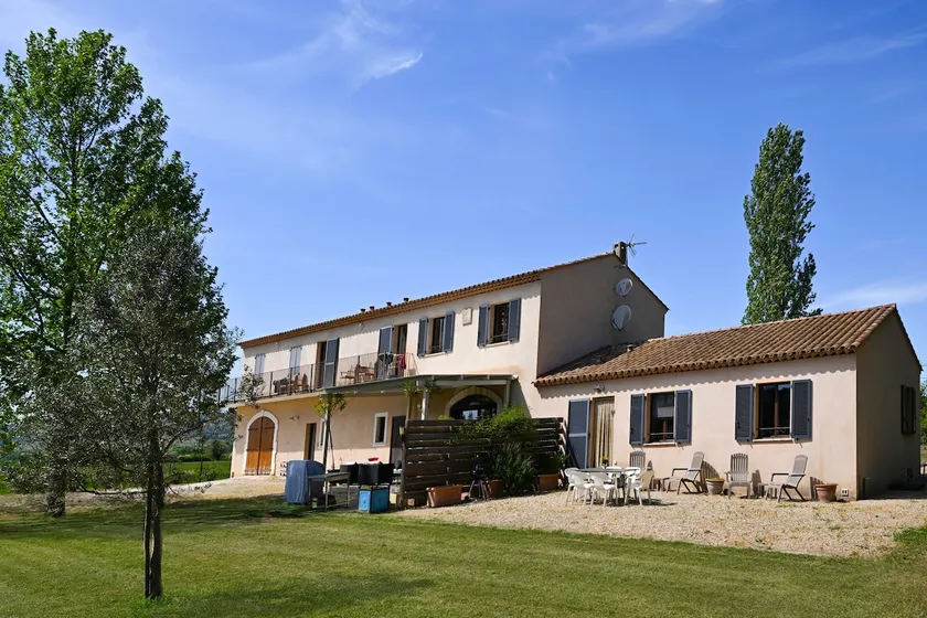 Garden-Level Dependence facing the Alpilles 6 people - Image 1