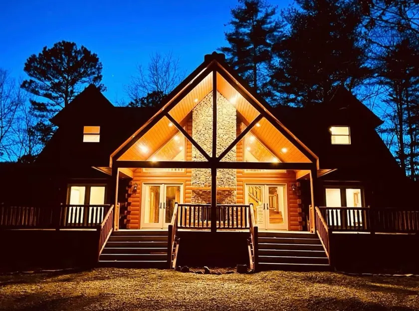 EPIC Fun Summer Stay, Near Lake, Pets Allowed! - Image 1