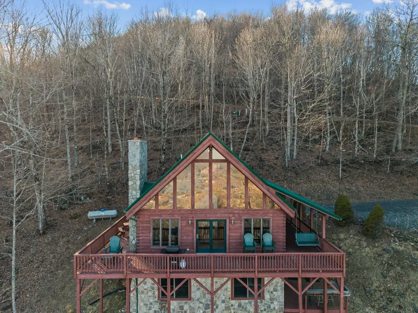The Flight Deck, Amazing Views, Sleeps 14, Firepit, Bunks, Game Room - Image 1