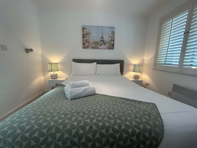 Apt 4 - Silver Spruce - Image 1