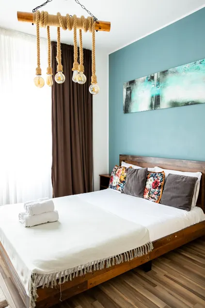 Lovely Central Cosy Studio 3 - Image 1