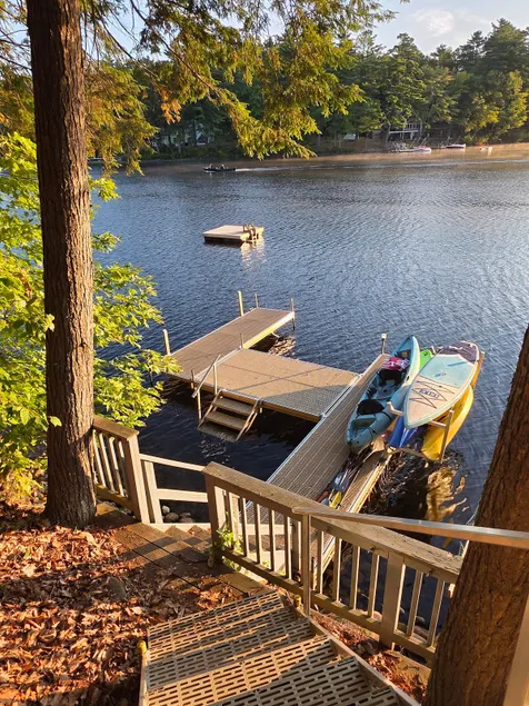 Lakehouse/HottubFirePit/2pvtdocks/SUPs/YAKs/LgYard - Image 1