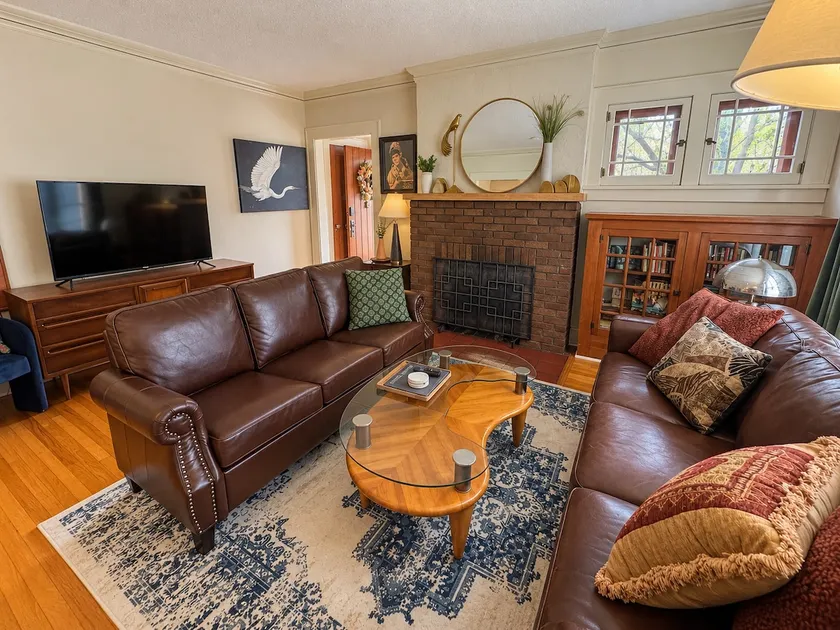 Vintage Eclectic Cottage | Fully Fenced Yard - Image 1