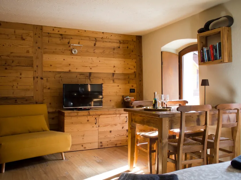 Leon d'oro studio apartment in the center of Brusson - Image 1