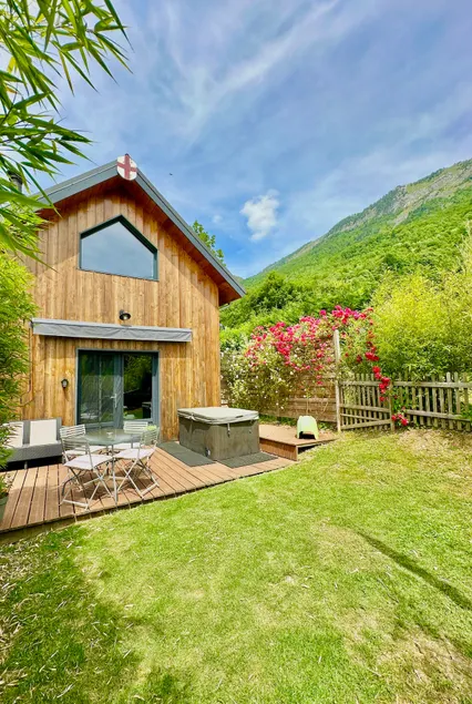 Chalet Hope - with private SPA & garden. - Image 1
