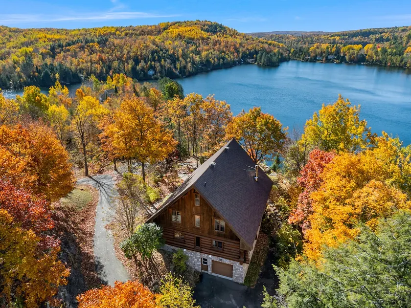 Le Montagnard • Waterfront • Parc de la Mauricie - Image 1