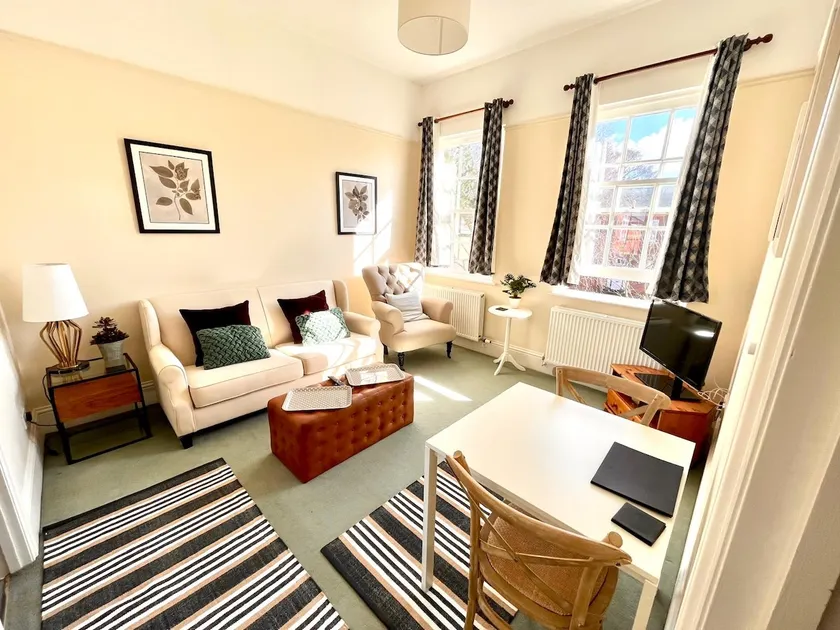 Lovely 2 double bedroom Apartment, Exeter, Devon - Image 1