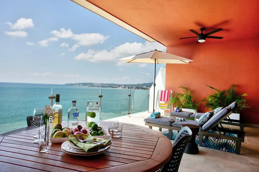Ocean Front 2 Bedroom with Pool & Ocean Views - Image 1