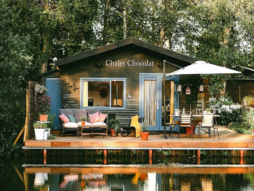 Beautiful Romantic Chalet in Geel - Image 1