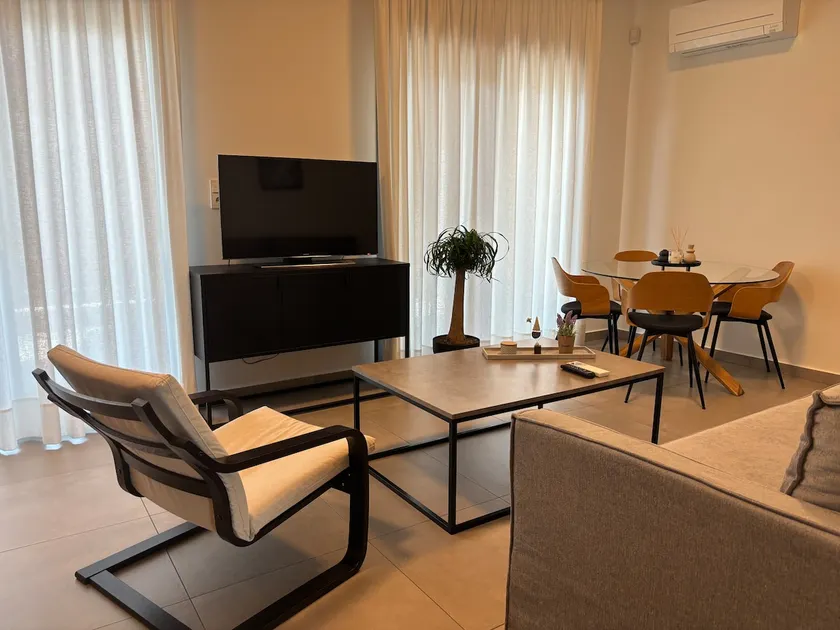 Modern Cozy Apartment - Image 1