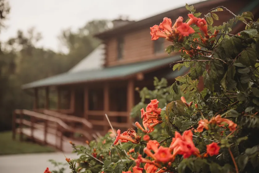DayDreamers Lodge: Your Friendsgiving Getaway - Image 1