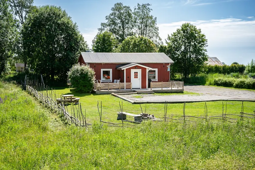 Private and nice Swedish cottage – modern and close to nature - Image 1