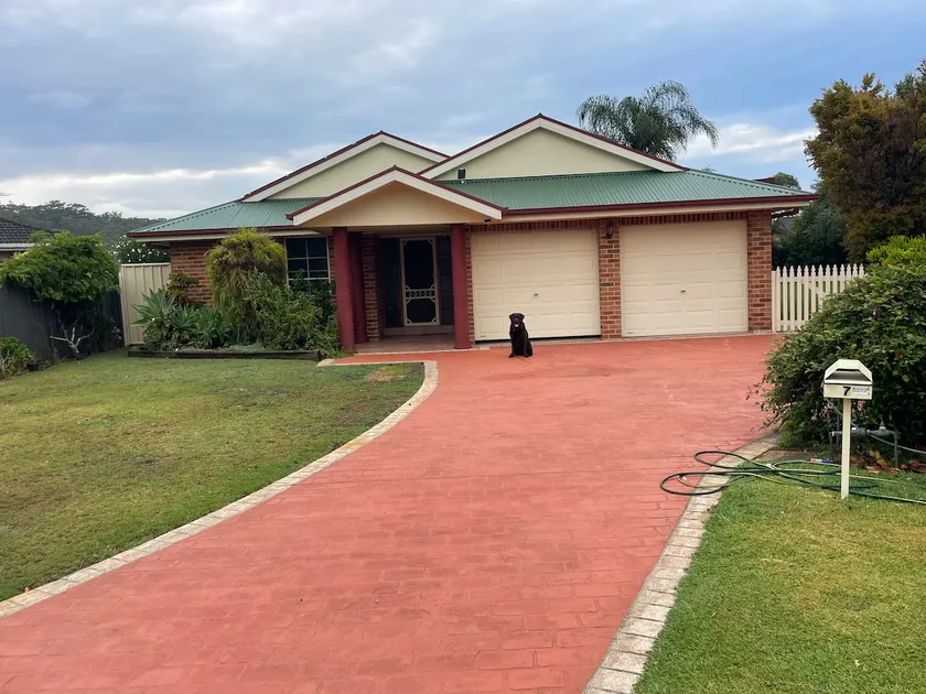 Large Family Home at Secluded Maloney's Beach - Image 1