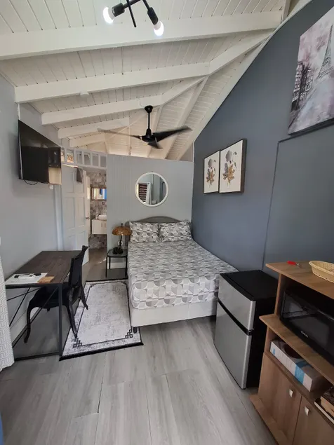 Carmen's Cozy Studio and Car Rentals - Image 1