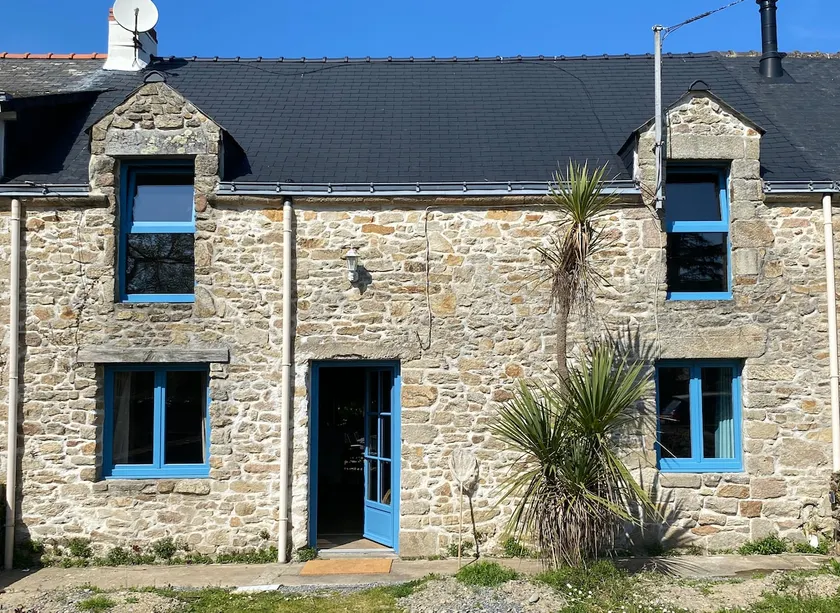 Typical stone house in an idyllic location - Image 1