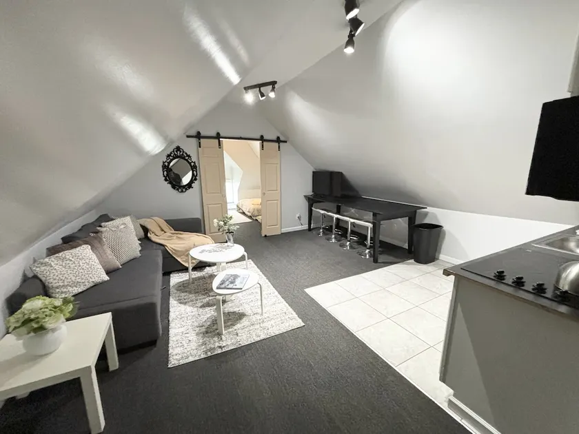 Lovely & Comfy Loft - Image 1