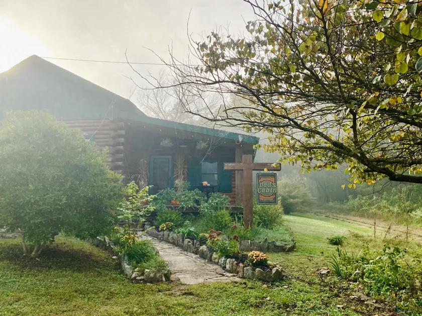 LogCabin w/ HotTub, PoolTable, FirePit, GameRoom - Image 1
