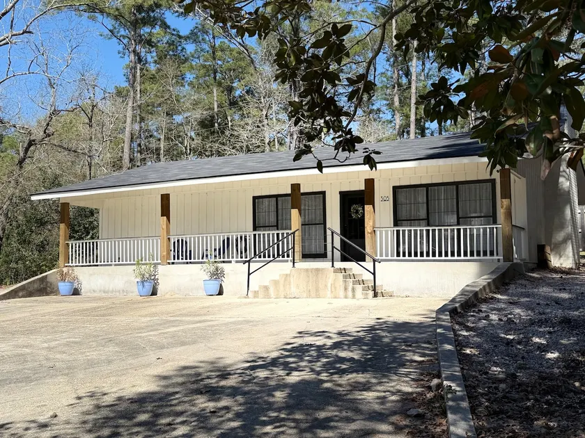 Lou’s Retreat -5 beds Pet Friendly-1pm check out - Image 1