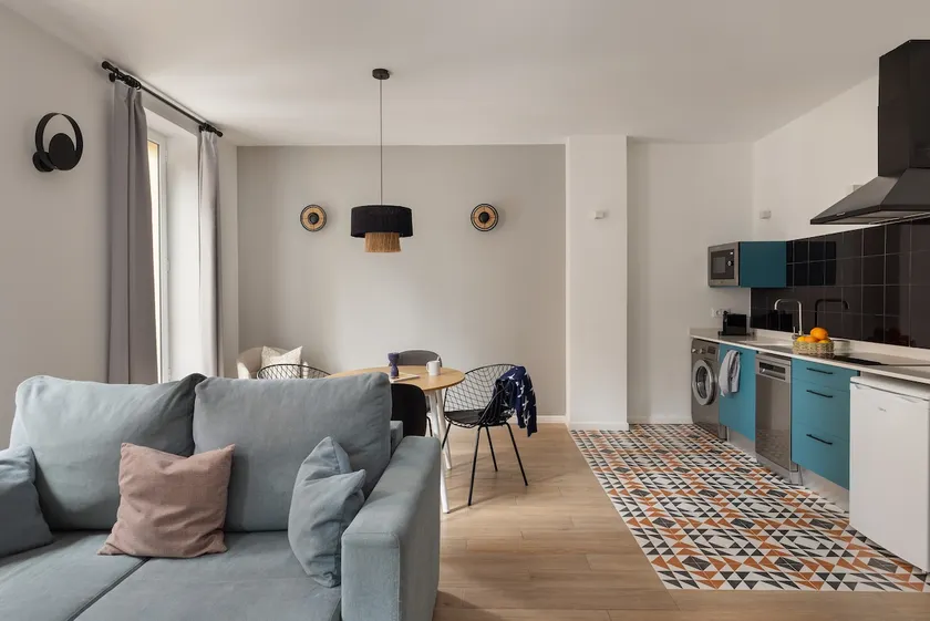 2-bedroom apartment with terrace in Abastos - Image 1