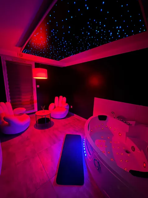 Chic and cozy apartment - Image 1