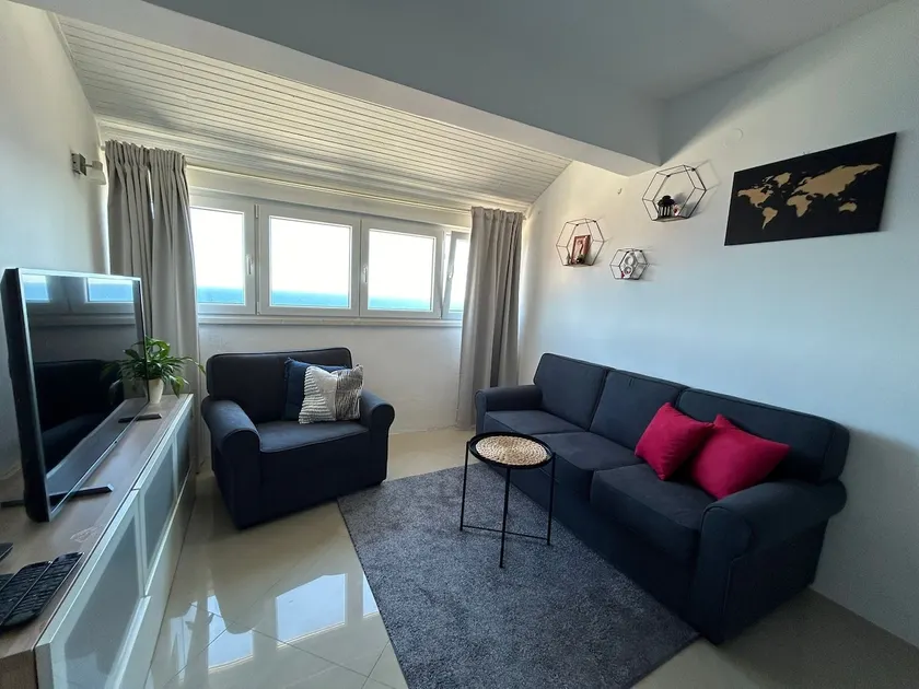 Sea View Apartment - Sunny day - Image 1