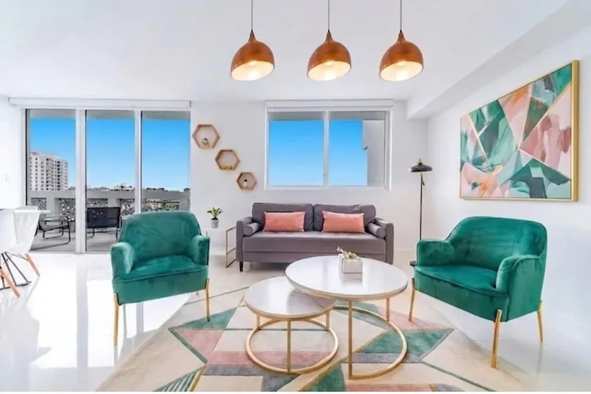 Luxurious 2BR 3BA Walk to Beach Pool Jacuzzi - Image 1