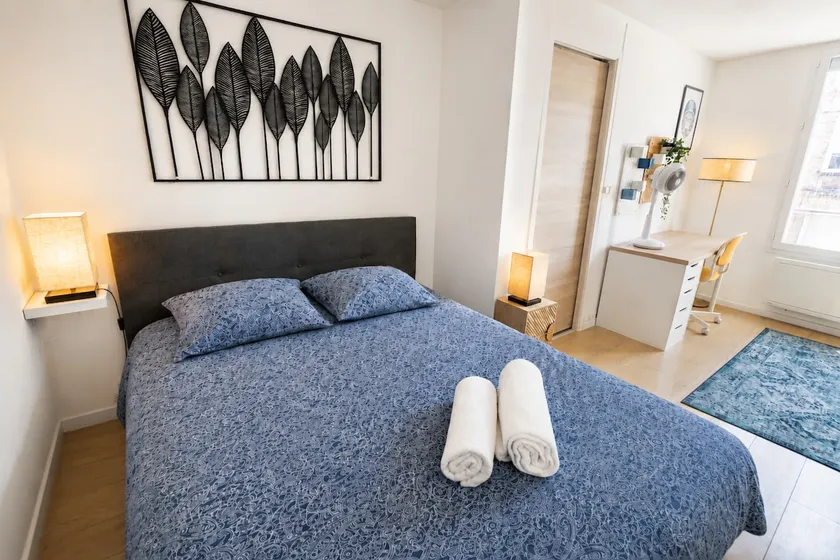 Les Nuits Douces • Quiet and pretty 2-room apartment • Train station 15 minutes away - Image 1