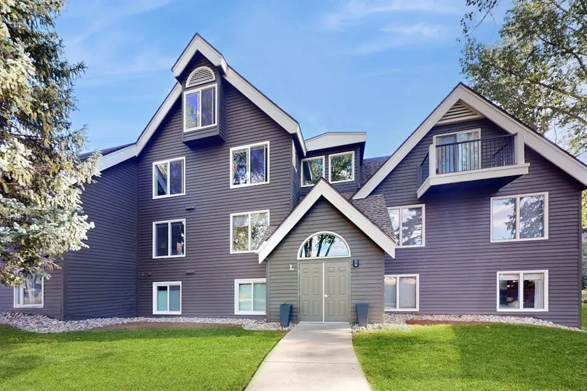 2BR Newly Renovated condo with mountain living - Image 1