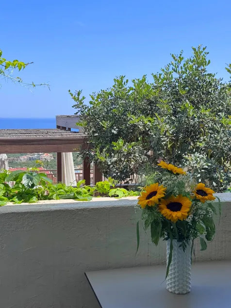 Cabana Maisonette Sea View for up to 8 persons - Image 1