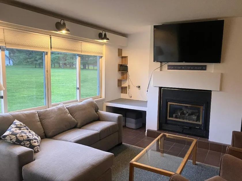 Private 2Bd 2Bath - Sleeps 5/6 Town home In Stowe VT - 15min From The Mountain - Image 1