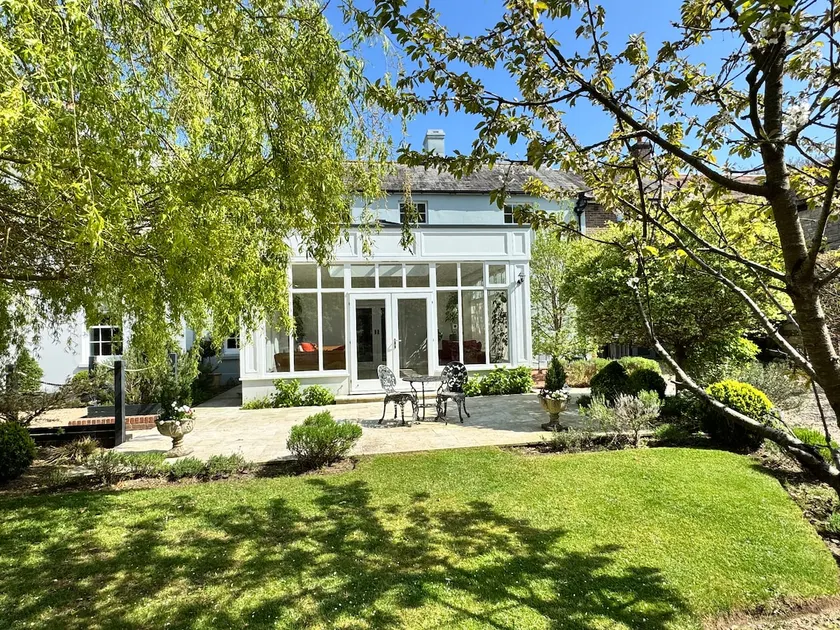 Stunning and luxurious Manor House holiday home - Image 1