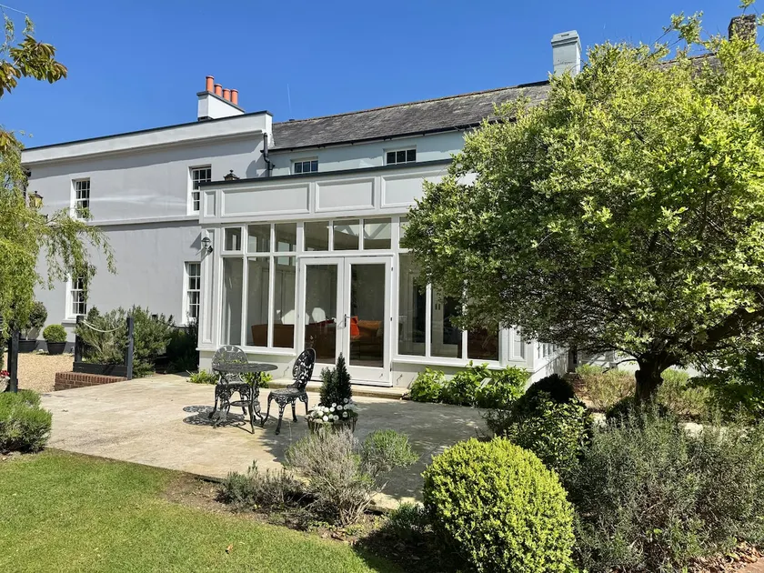 Stunning and luxurious Manor House holiday home - Image 1