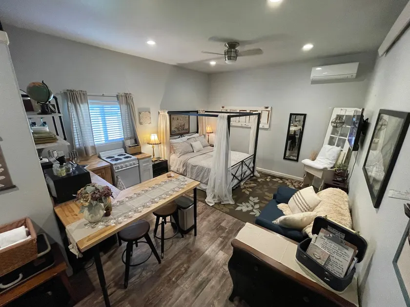 Cozy studio central to Black Hills amenities - Image 1