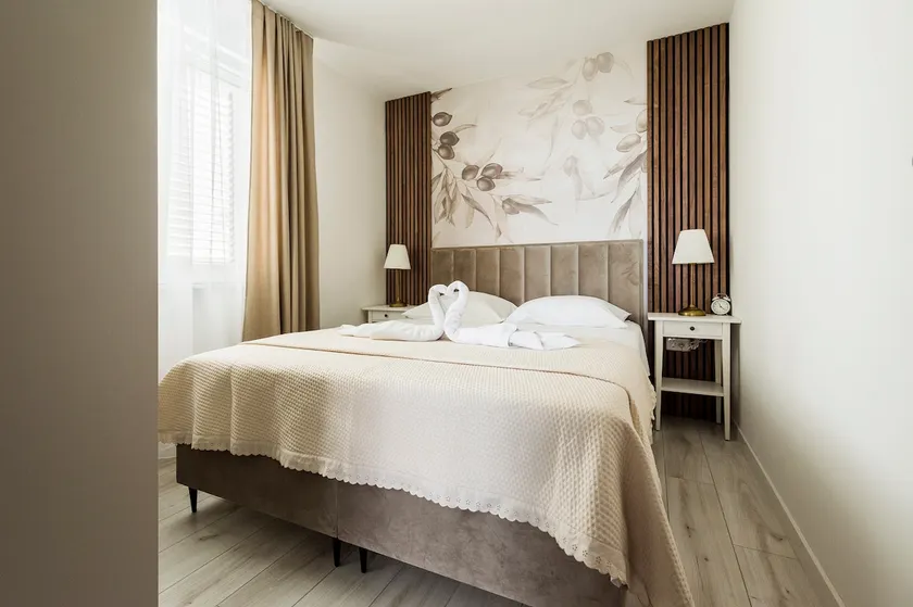 New!Apartment Hill - Image 1