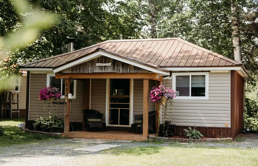 Waterfront and Spa - Cabin 2 - Image 1