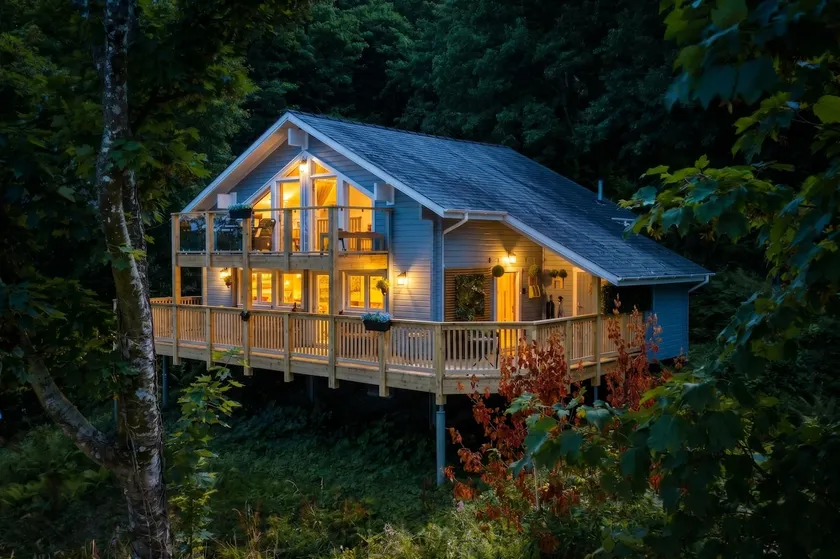 The Rowan - Luxury Lodge and Woodland Views - Image 1