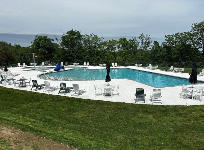 Earthstone Valley | Ski • Pool • Pickleball/Tennis - Image 1