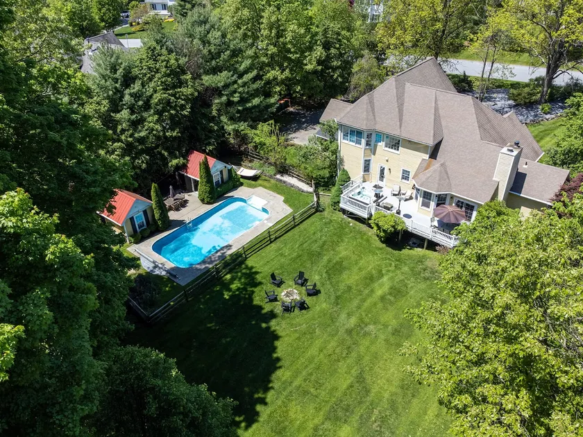 Heated Pool w/ Cabanas, Elevated Hot Tub & Gym - Image 1