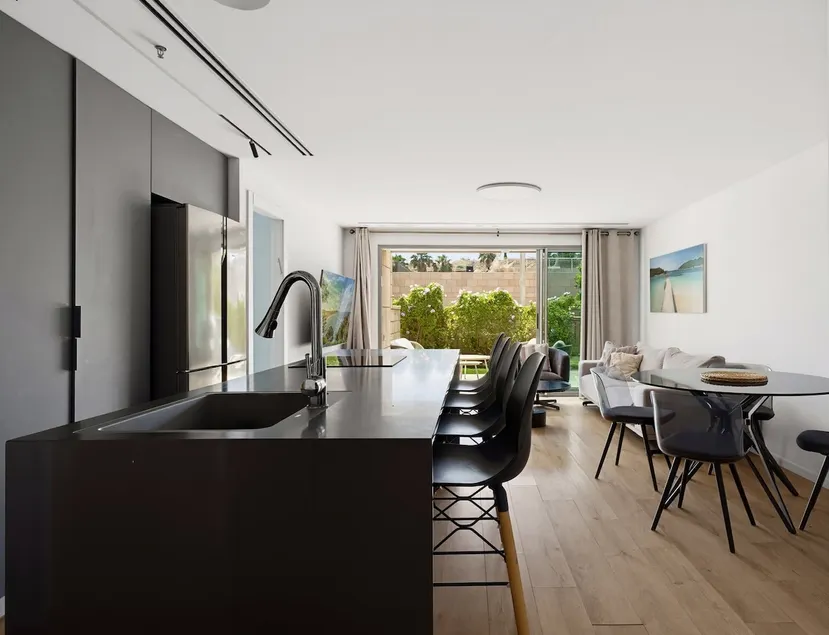 Laguna Garden by The Water 2bd LUX - Image 1