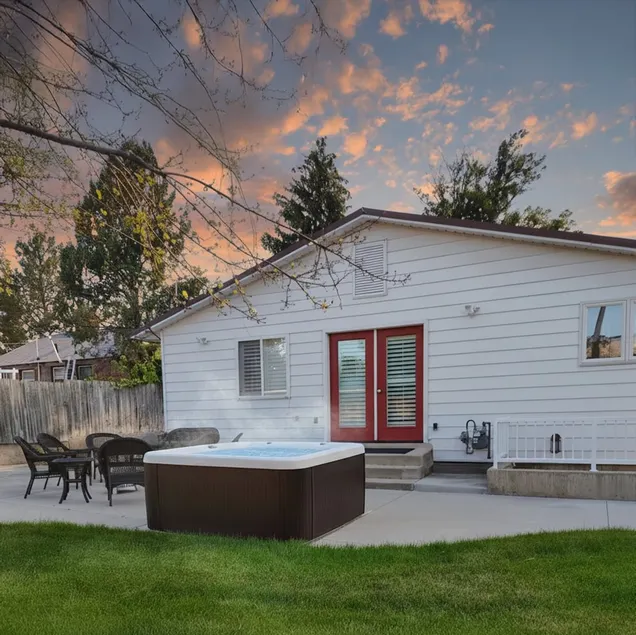 Midsummer Night's Dream 4 BR Bsmt - Image 1