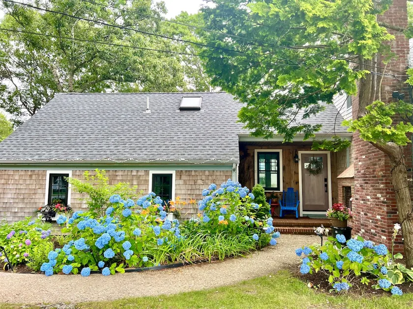 Charming Studio + Deck + Fast Wifi at The Shire - Image 1