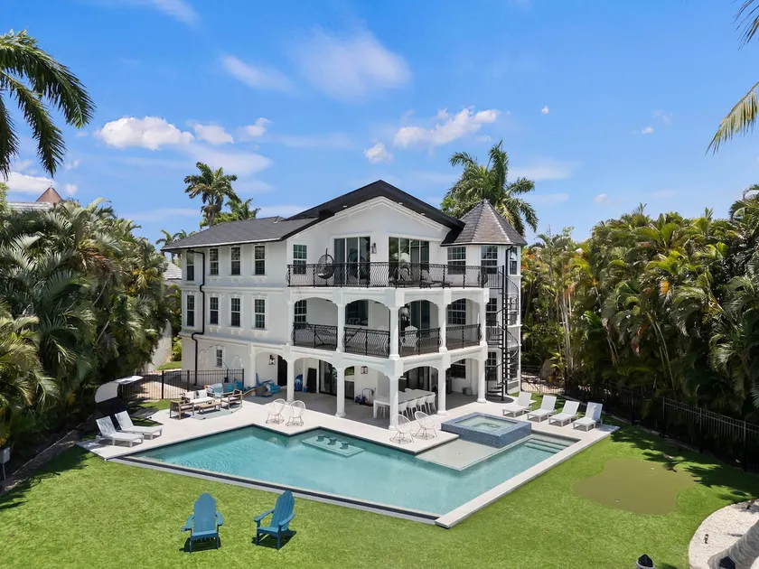 The Sunset Escape-Riverfront Elegance - Image 1
