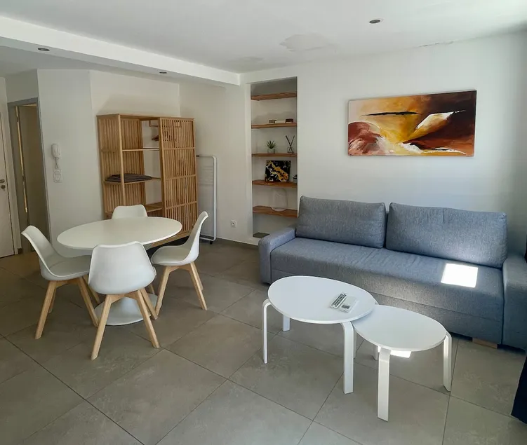 Duplex studio in the center of Gap - Image 1