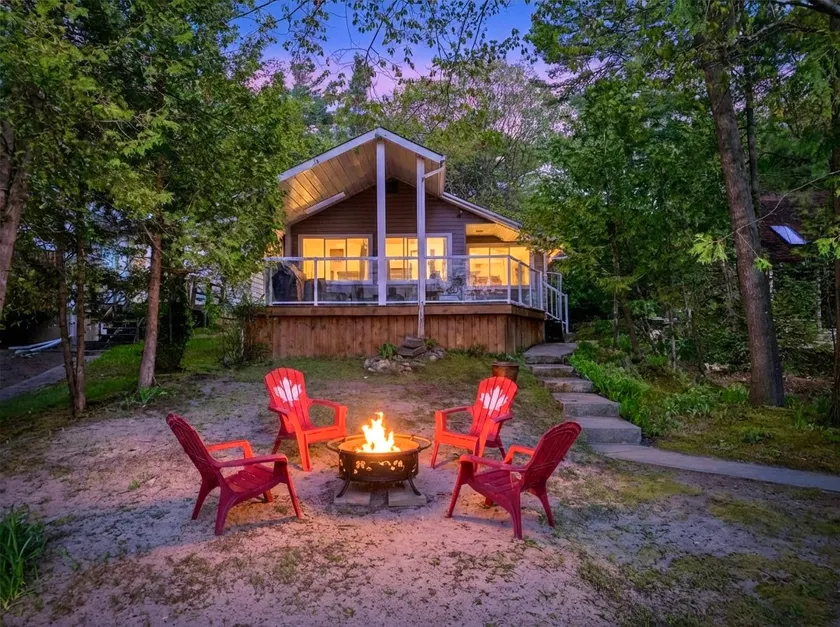 Woodland Beach Sunset Haven - Image 1