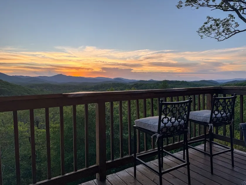 Blowing Rock views, hot tub, EV charger - Image 1