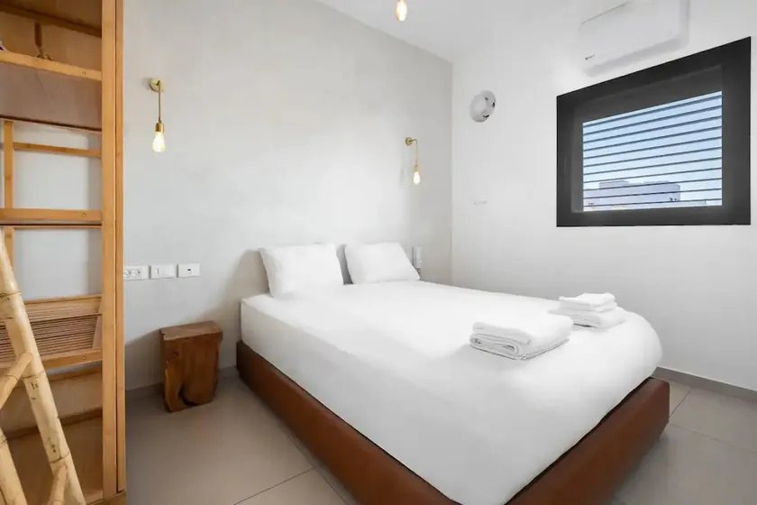 Chic Urban 4th Flr 1BR Apartment w/ Washer&Balcony - Image 1
