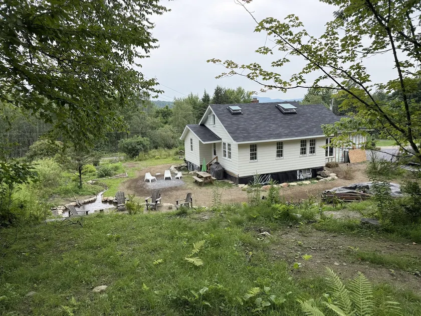 Le Highwater - Cabin - Image 1